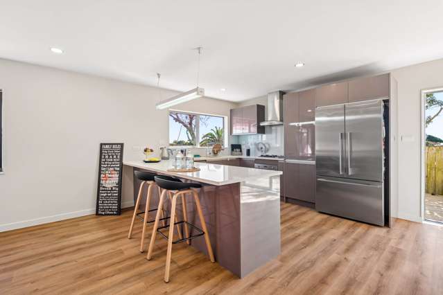 16A Keystone Avenue Three Kings_4