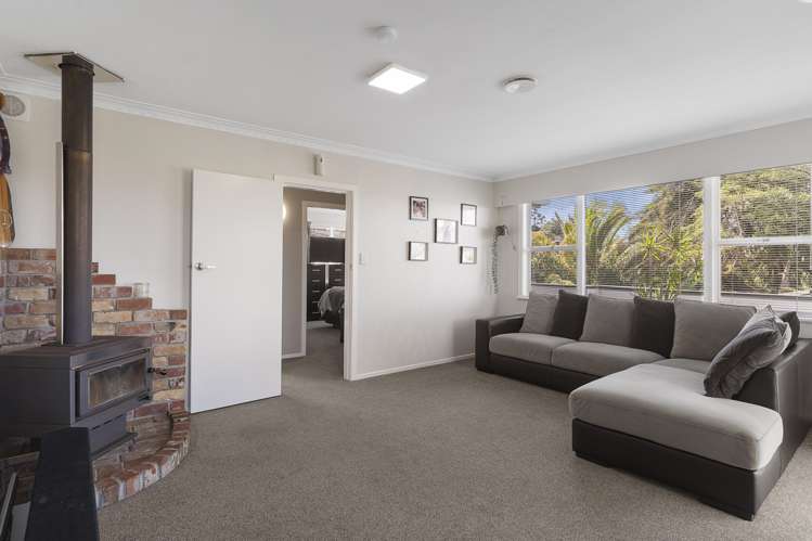 5b Tirimoana Road Te Atatu South_11