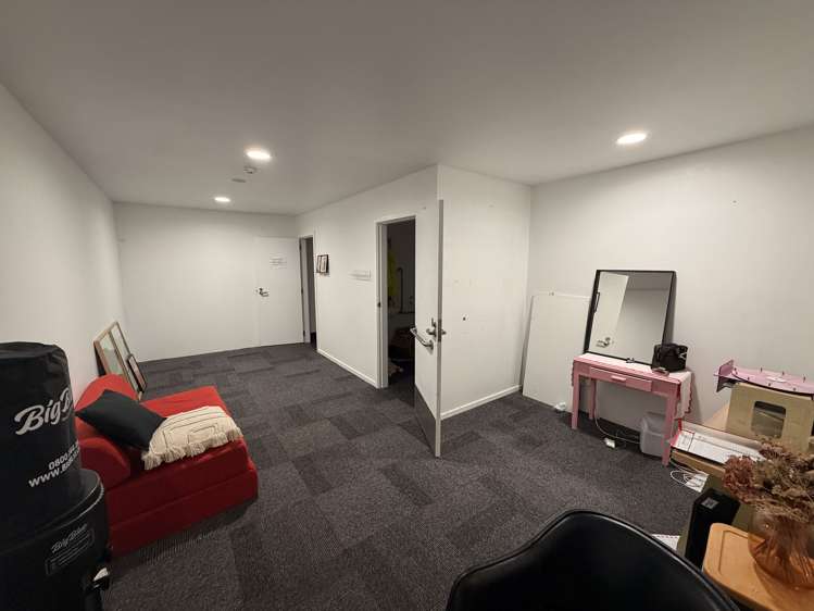 Unit 2/151 High Street Lower Hutt_7