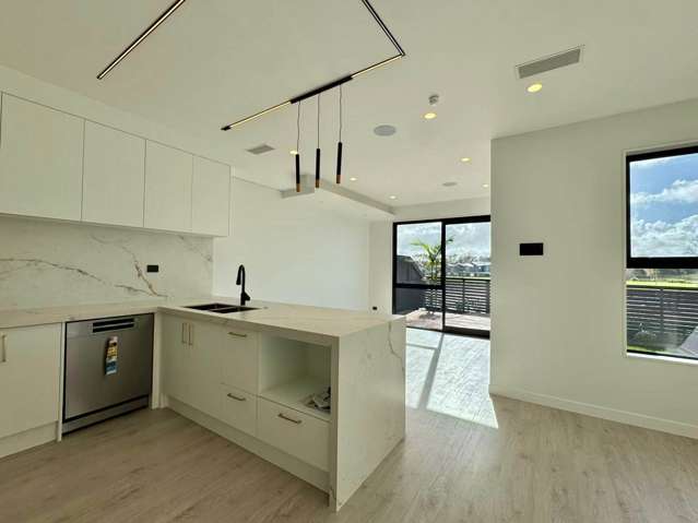 2/73 Te Taruna Drive Milldale_1