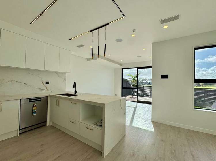 2/73 Te Taruna Drive_1