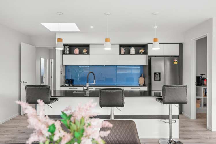 8 Eastonfield Drive_1