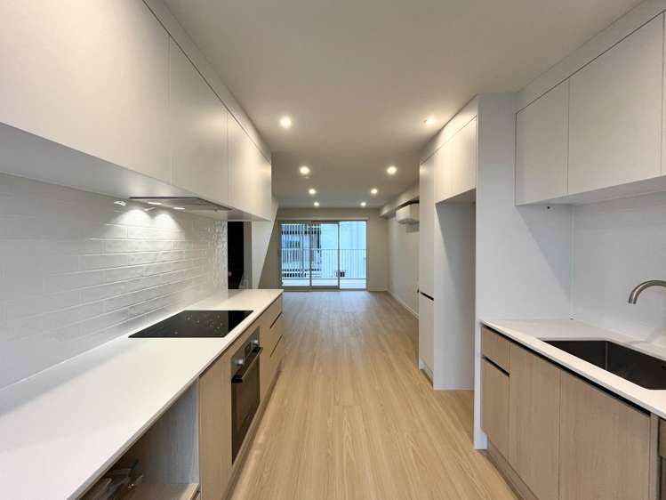 15/9 Aeroview Drive 1603_2