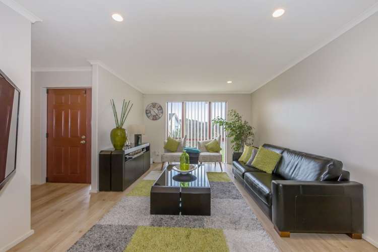 8 Fernbank Lane Greenhithe_6