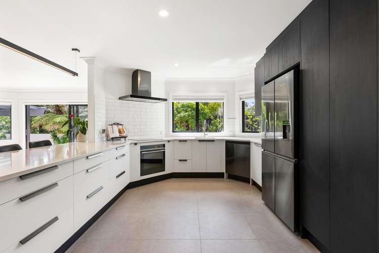 3 Traffic Road Greenhithe_16