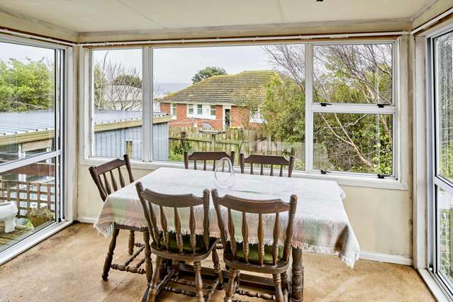 6 Marne Grove Waitangirua_3