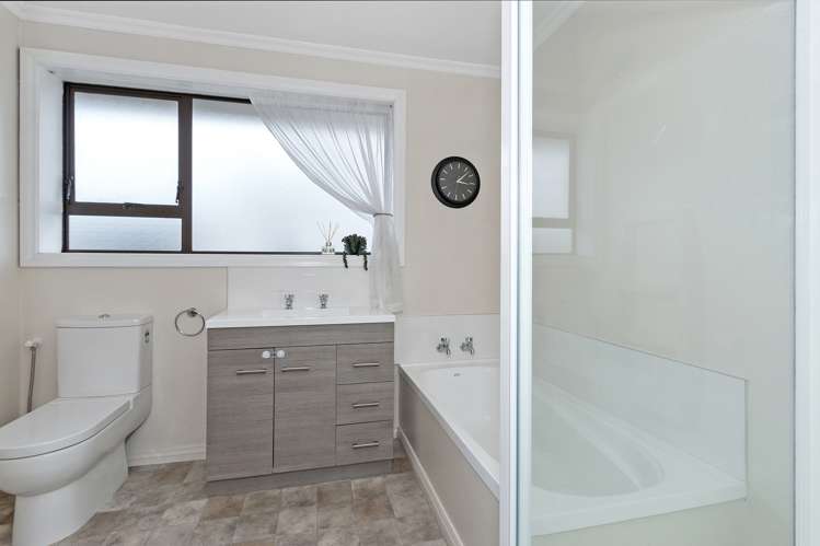 47 Kathleen Crescent Hornby_8