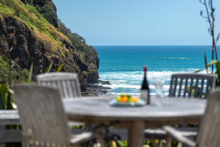 20 Garden Road Piha_23