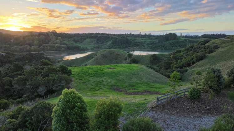 841 and 841A Wainui Road_5