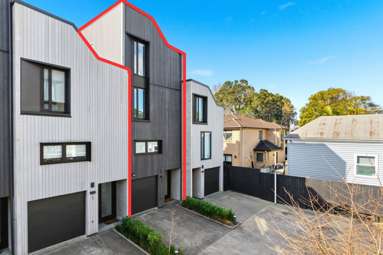 2/7 Arcadia Road_1