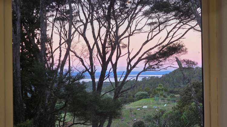 420 Huia Road Laingholm_8