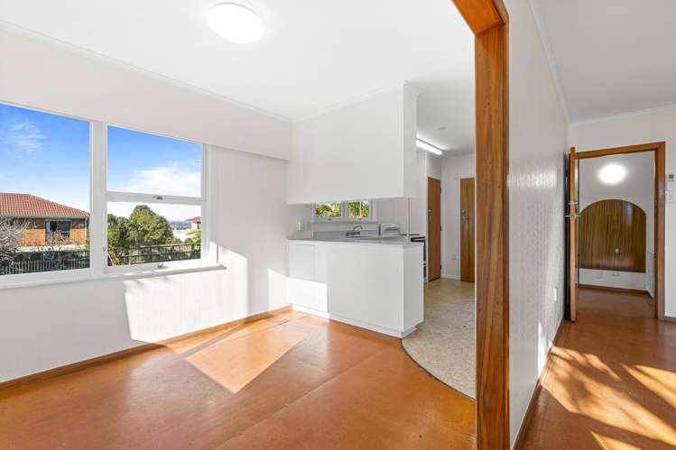 4257 Great North Road Glendene_17