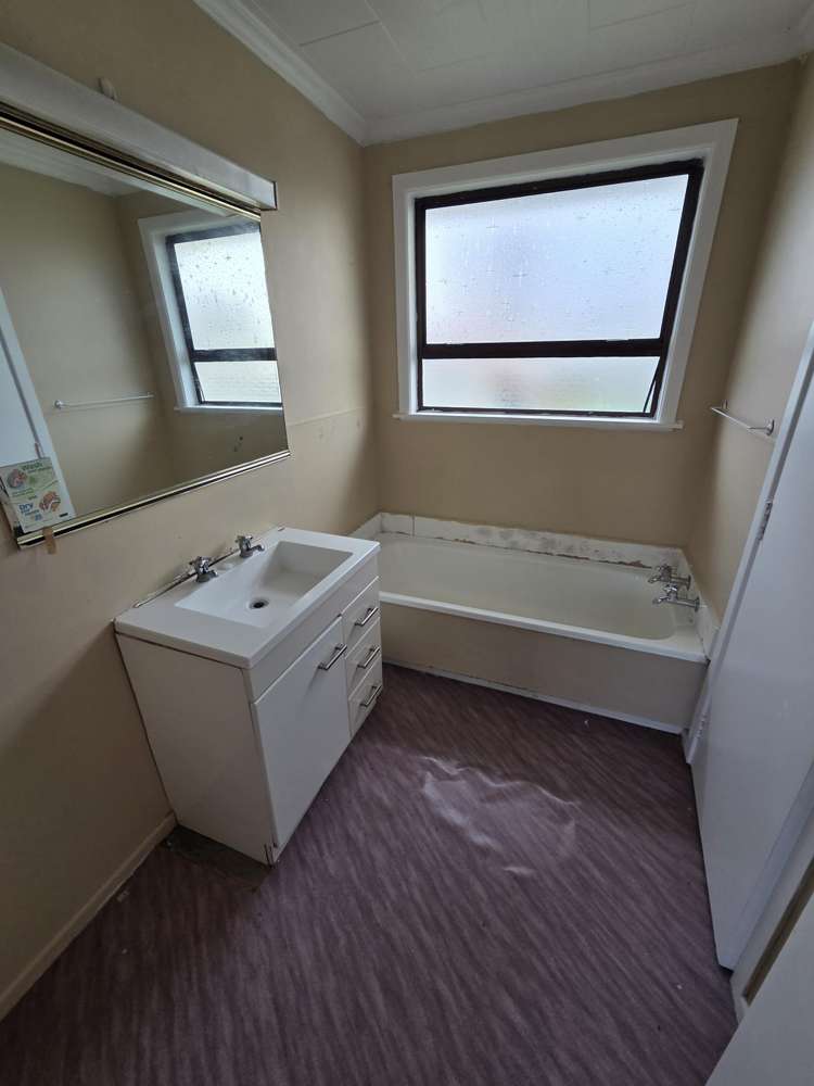 132 Cracroft Street Waitara_13