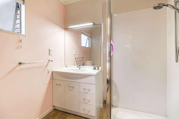 4 Astor Place Orewa_16