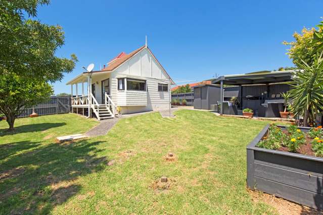 15 Halldene Terrace Red Beach_3