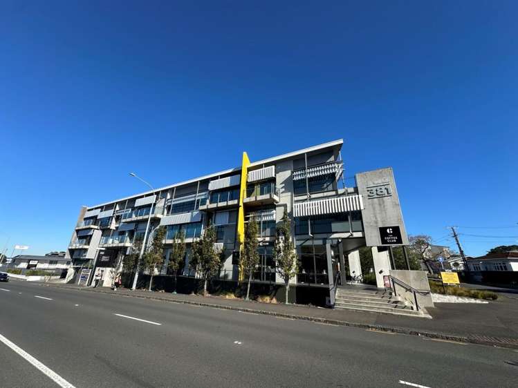 381 Great South Road_0