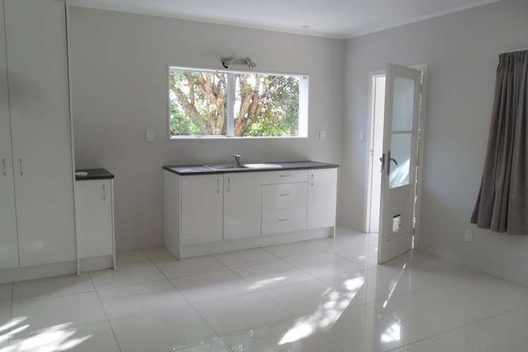 17 Mayall Avenue Beach Haven_12