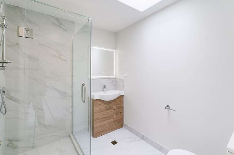 16F Roseman Avenue_5
