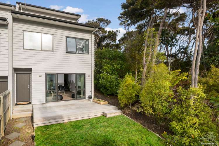 4/75 Tamahere Drive Glenfield_1