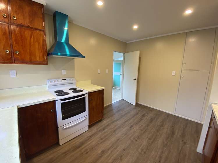 87 Royal View Road Te Atatu South_5