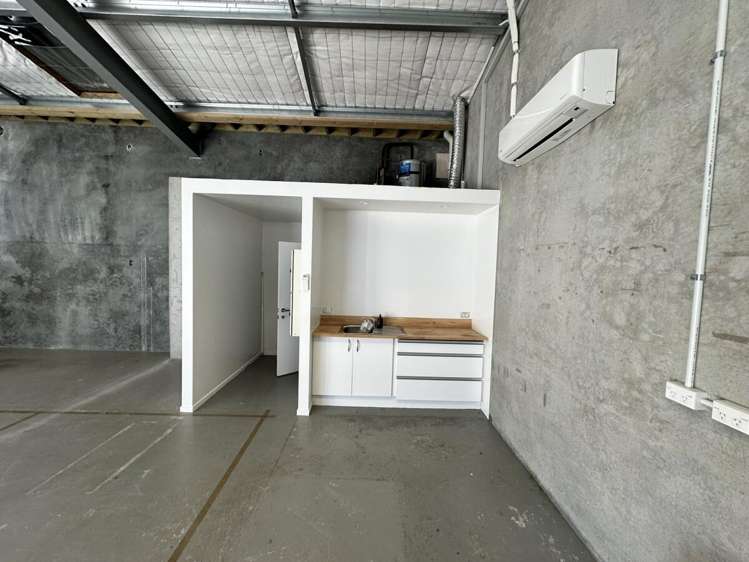 2/1013 Ferry Road Ferrymead_3