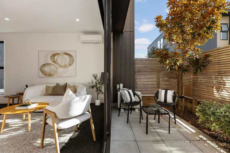 2/20 Trent Street Island Bay_3