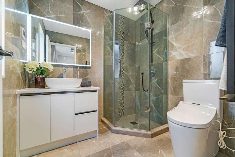 11 Castlebane Drive Flat Bush_33