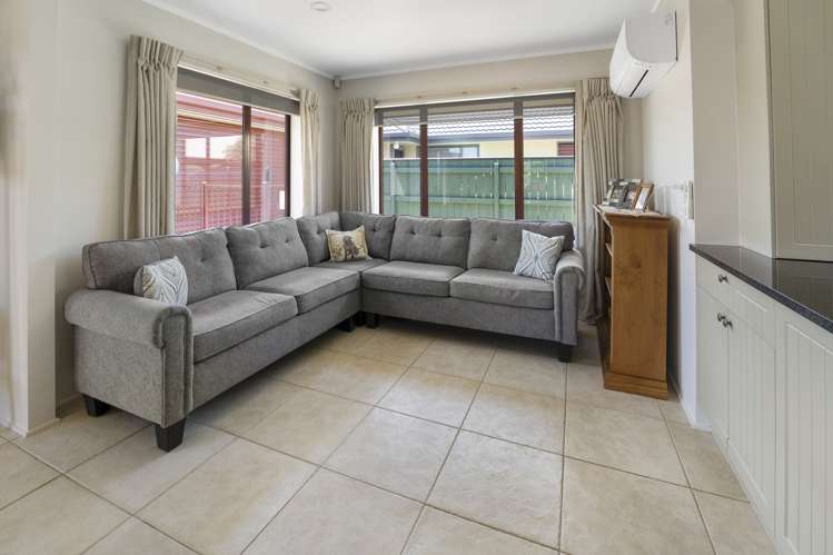 23 Stead Crescent Stoke_5