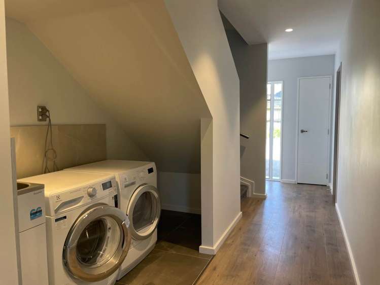 101 Bordeaux Parade Te Atatu South_11