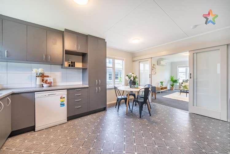 37 Russell Road Wainuiomata_12