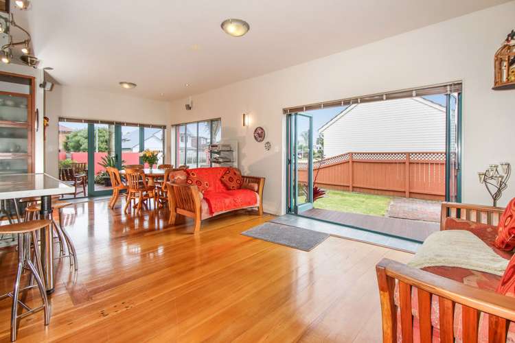 14 Hattaway Avenue Bucklands Beach_9