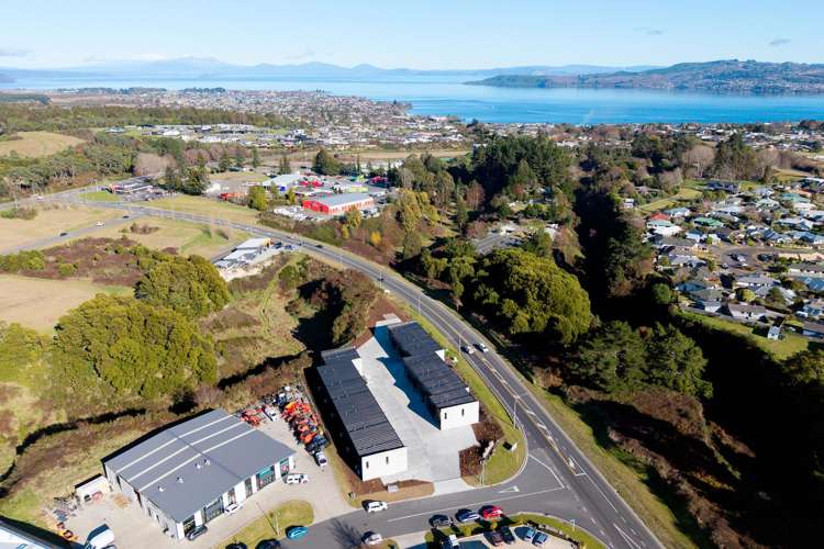 2/15 and 12/15 Keehan Drive Hilltop_16