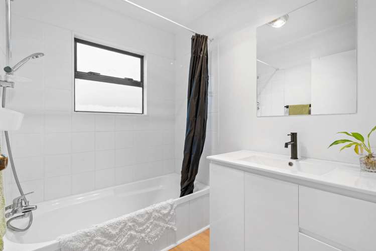 8A Parrs Cross Road Henderson_15