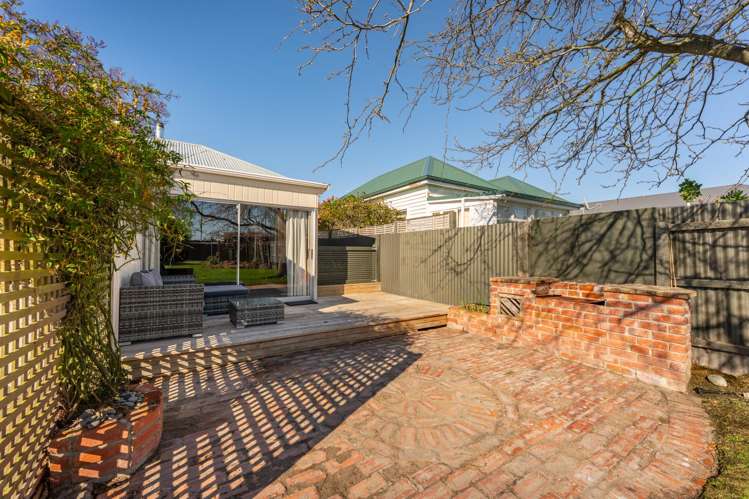35 Raymond Street West End_18