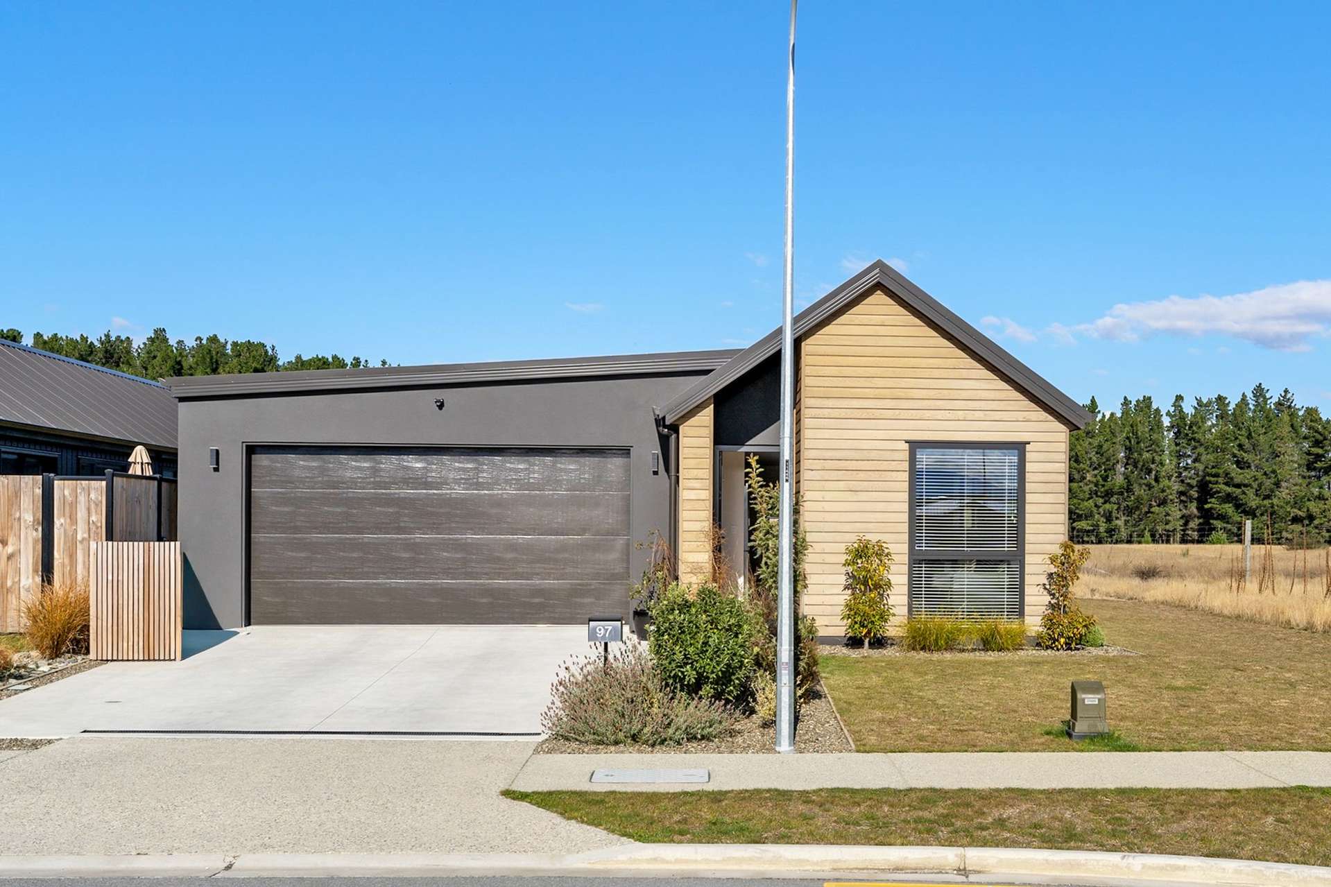97 Burdon Loop Lake Hawea_0