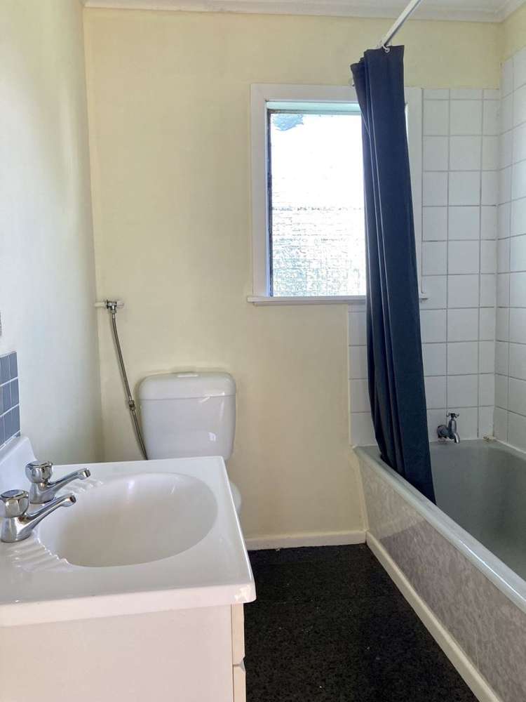 23 Titirangi Road New Lynn_10