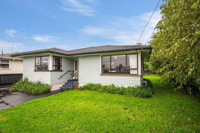 20 Matapouri Road Mangere Bridge_1