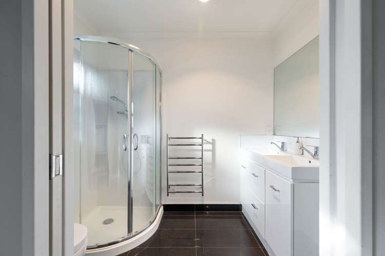 6 Galea Grove Kelvin Grove_16