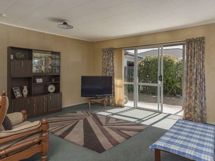 47 Aldinga Avenue Stoke_9