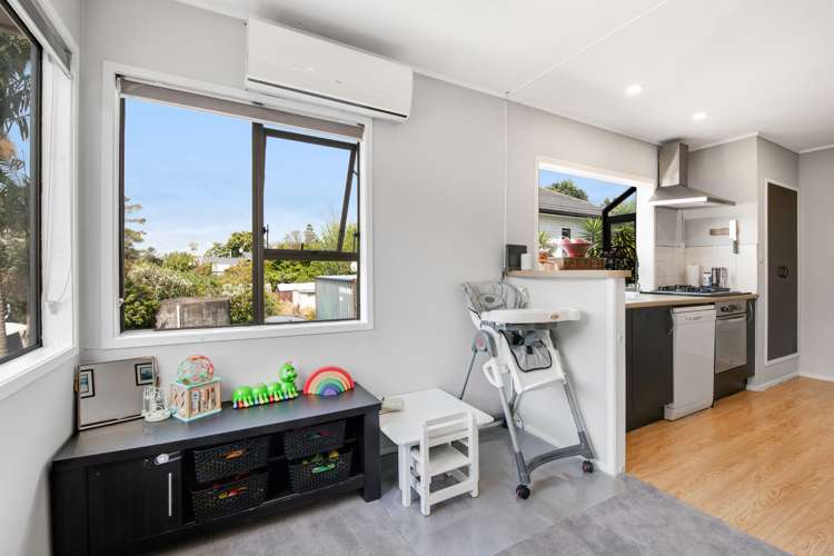 73 Gledstane Road Stanmore Bay_5