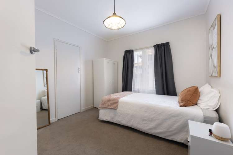 23 Rewi Road Royal Oak_12