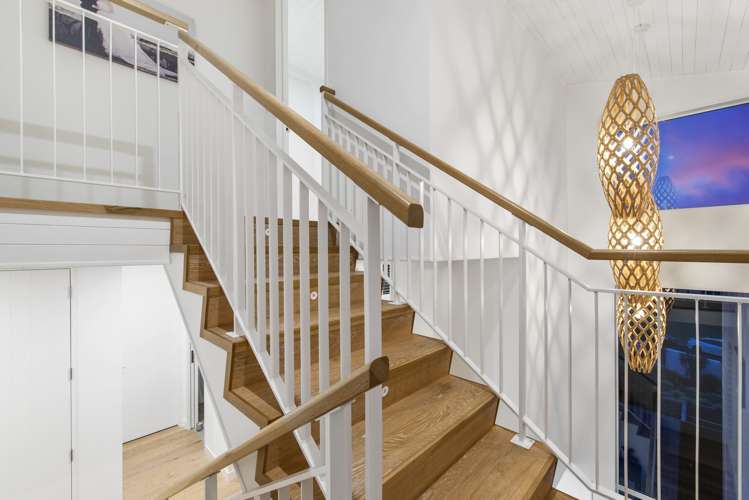 9 Commodore Parry Road Castor Bay_11