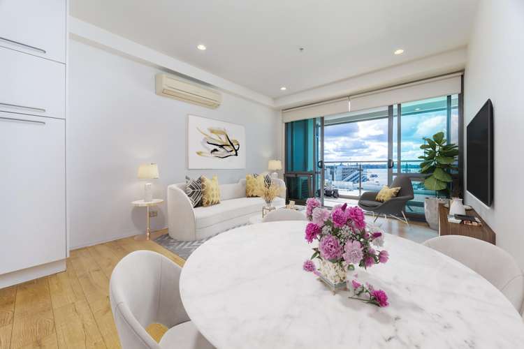 704/30 Beach Road_0