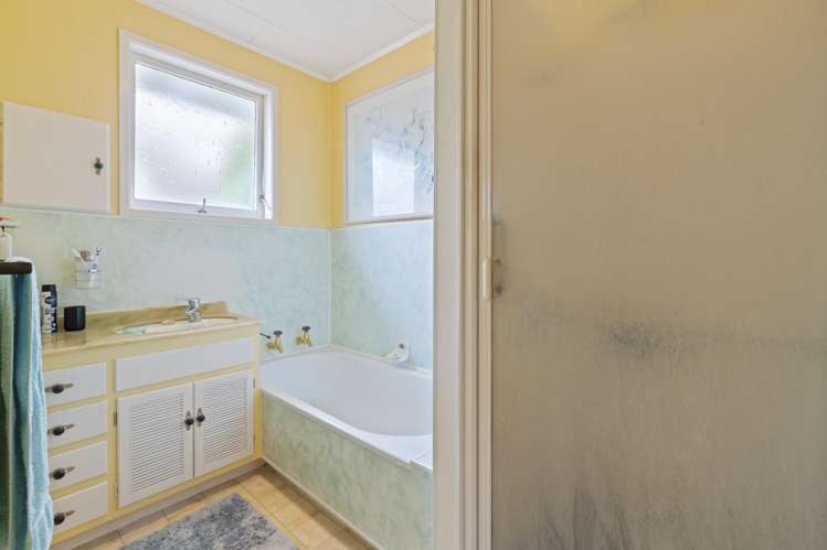 76 Taylor Road Mangere Bridge_16