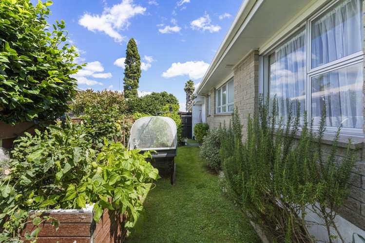 20a Jefferson Place Brookfield_16