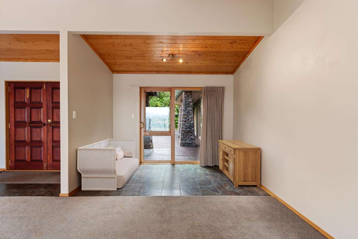 47 Whakamoenga Point_1