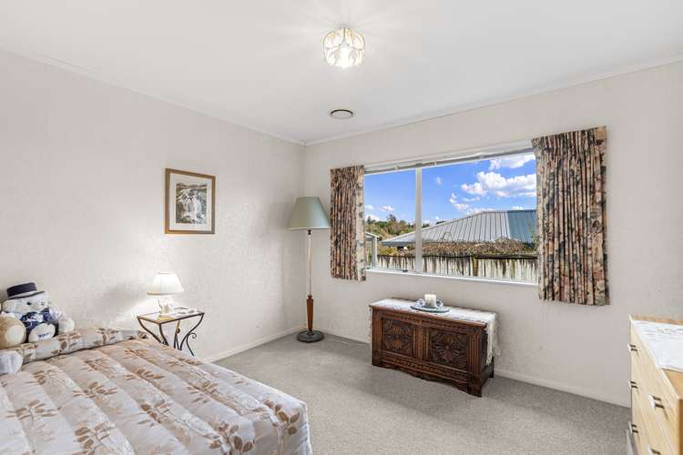 64 Sunnyhills Avenue Glenview_12