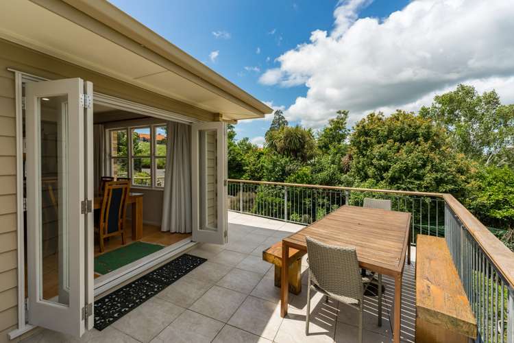 99 Lake Crescent Hamilton Lake_25