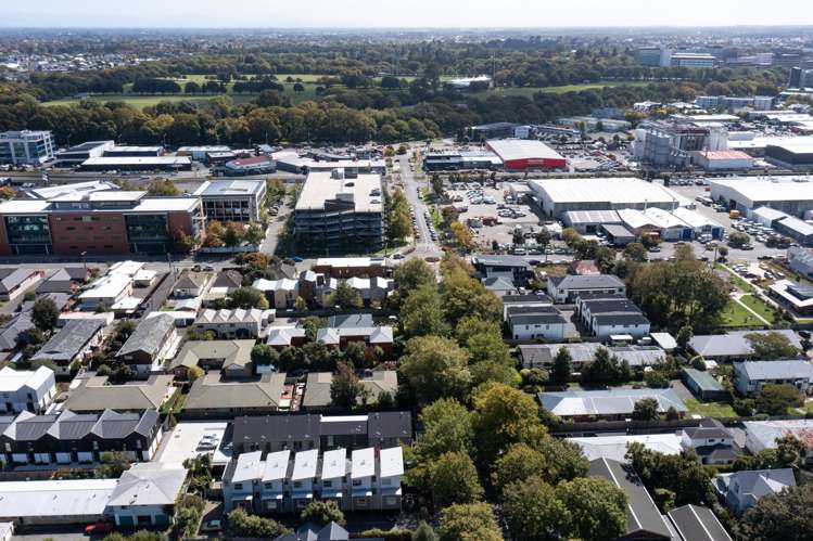 8/7 Grove Road Addington_11