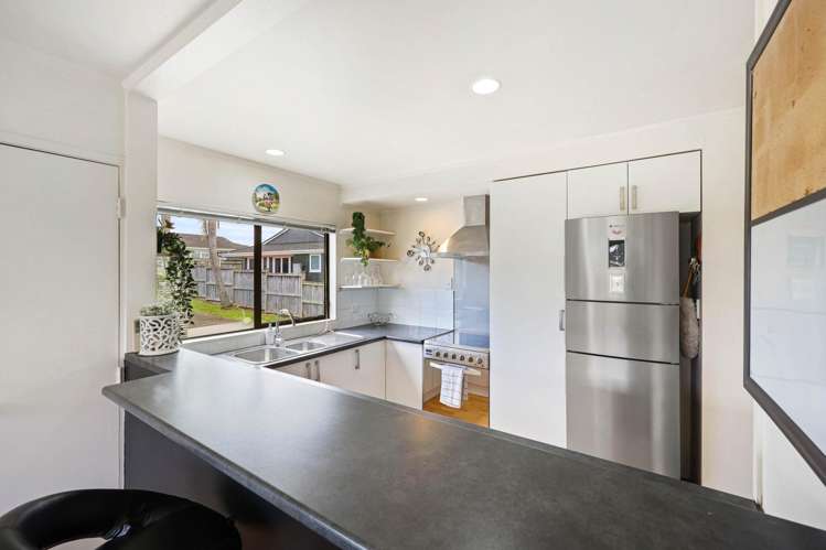 2/34 Tupaki Place Pakuranga Heights_9